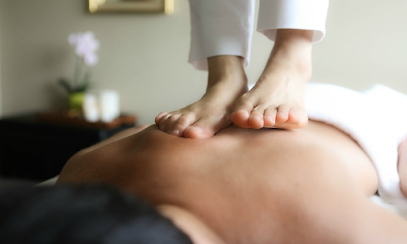 Healing Hands & Barefoot Massage